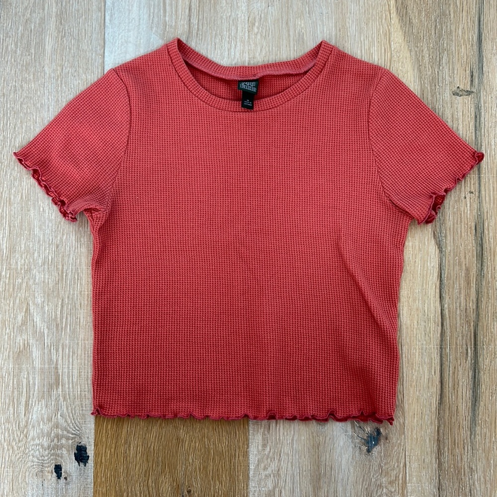 Cropped t-shirt size medium